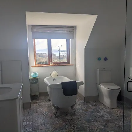 Bedroom With Private Bathroom And Stunning Views In Beautiful Homestay *