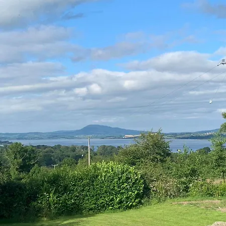 Bedroom With Private Bathroom And Stunning Views In Beautiful Habitación en casa particular Letterkenny